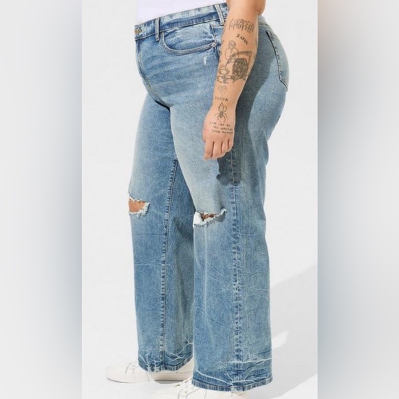 Torrid vintage wash distressed torn wide leg jeans nwot - Picture 3 of 6